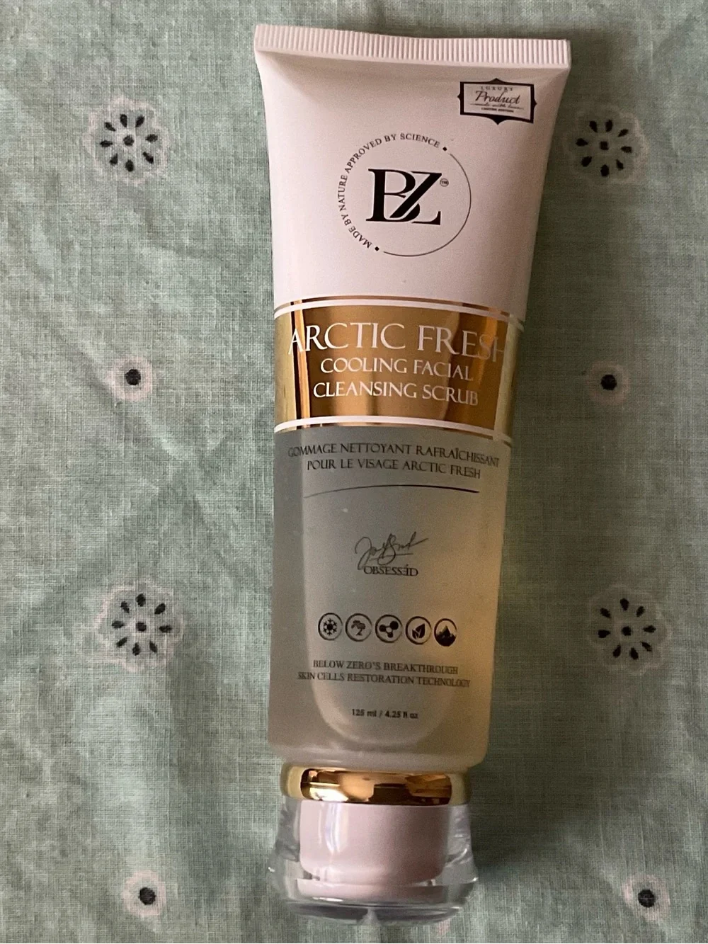 Below Zero SEALED Arctic Fresh Cooling Facial Cleansing Scrub